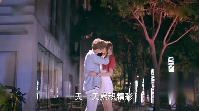 分手后女朋友没有拉黑我，也没有删除我，还默默偷看了我的抖音，最近朋友圈也更新了好多。怎么回事？