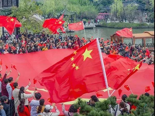 逃离绿色山谷