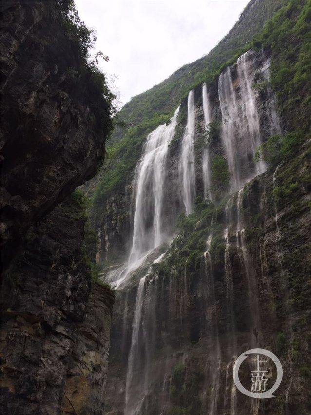 内蒙古赤峰:美林谷滑雪场冬景如画
